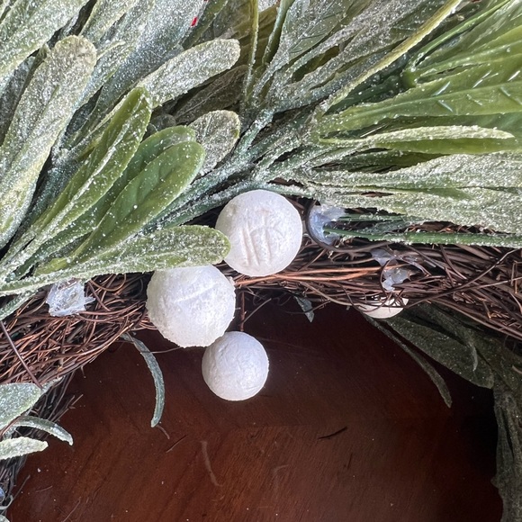 CHRISTMAS WREATH Holiday Pine Cherry Blossom Wreath - Picture 5 of 9